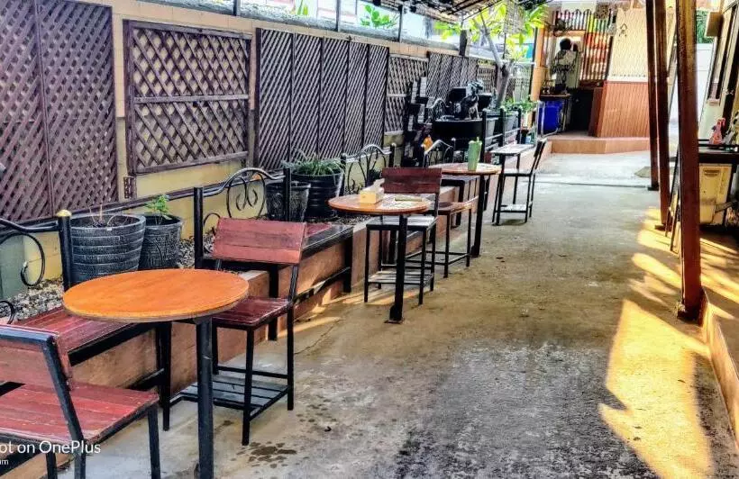 Majatalo Manu V House