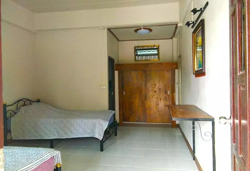 Majatalo Manu V House