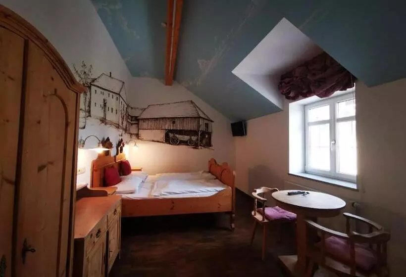 Aamiaismajoitus (B&B) Machlandgasthof Wahl