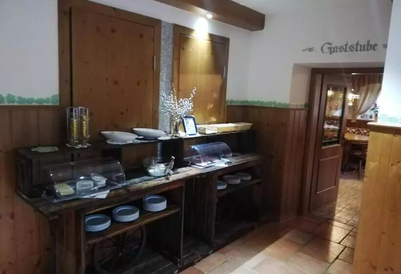 Aamiaismajoitus (B&B) Machlandgasthof Wahl