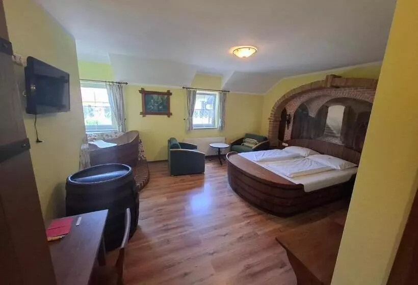 Aamiaismajoitus (B&B) Machlandgasthof Wahl