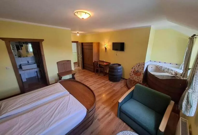 Aamiaismajoitus (B&B) Machlandgasthof Wahl