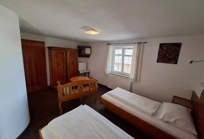 Aamiaismajoitus (B&B) Machlandgasthof Wahl