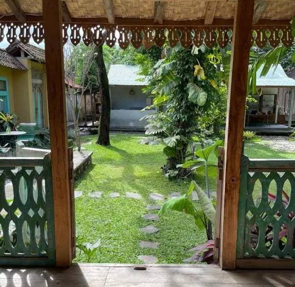 ベッドアンドブレックファースト Oemah Gebagan 78 Pertiwi Room