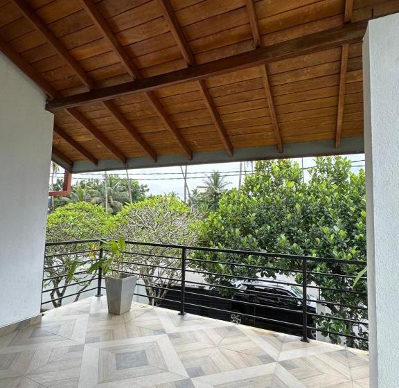 مبيت وإفطار Weligama House