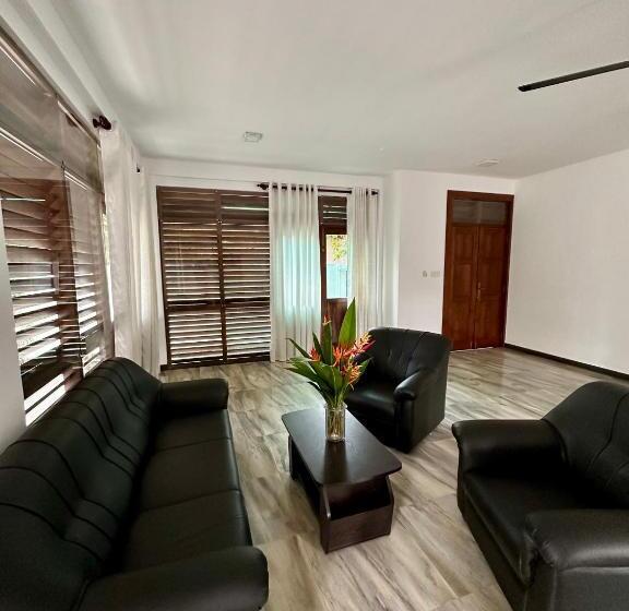 مبيت وإفطار Weligama House