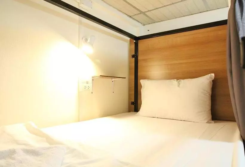 Chaiwat Hostel