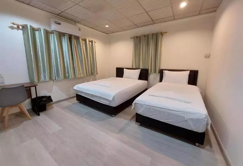 Chaiwat Hostel