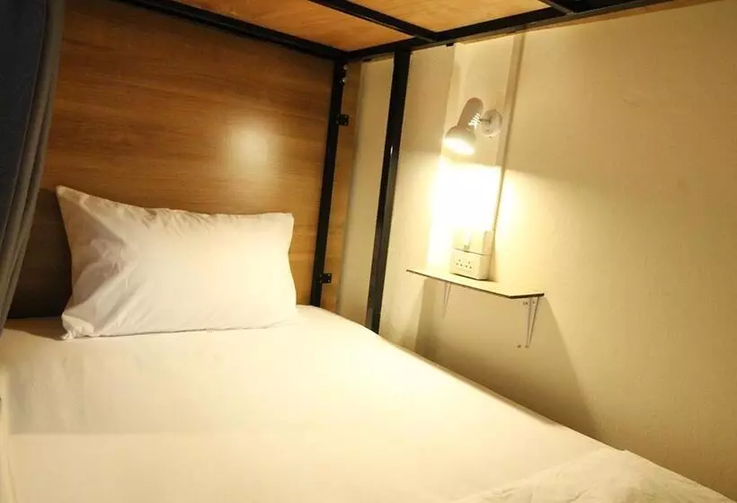 Chaiwat Hostel