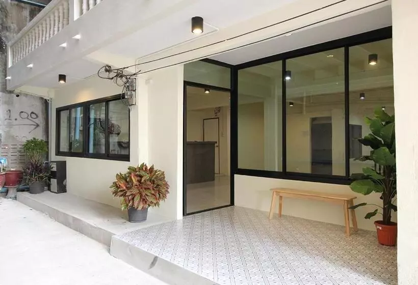 Chaiwat Hostel