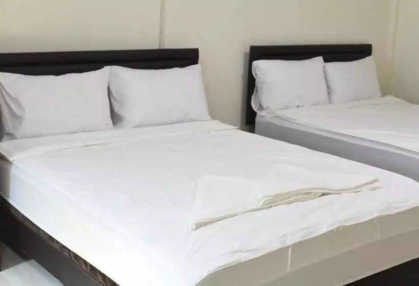 Chaiwat Hostel