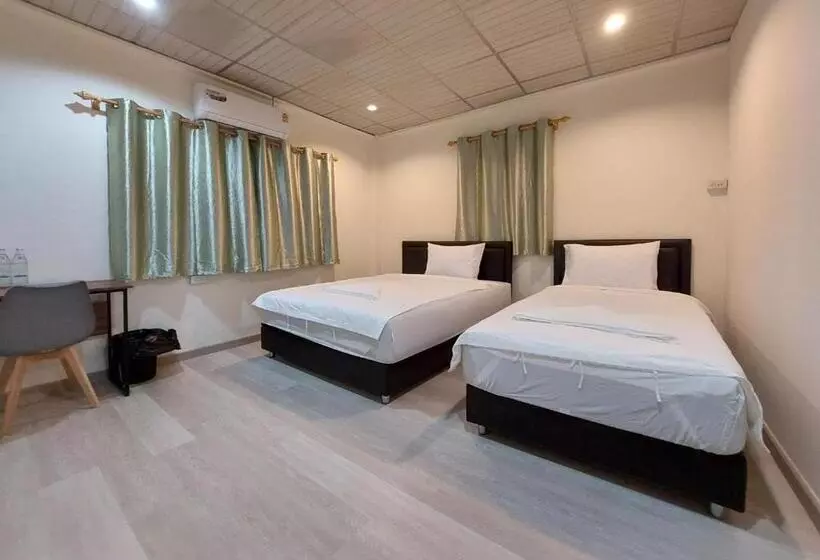 Chaiwat Hostel