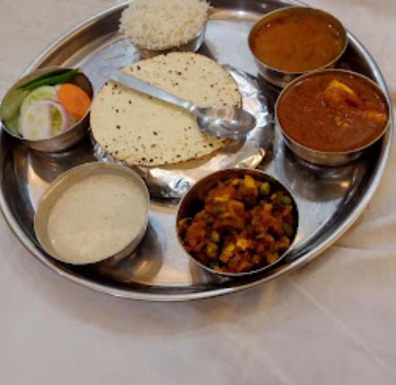 Guru Dev Palace Hotel & Lawn,ayodhya