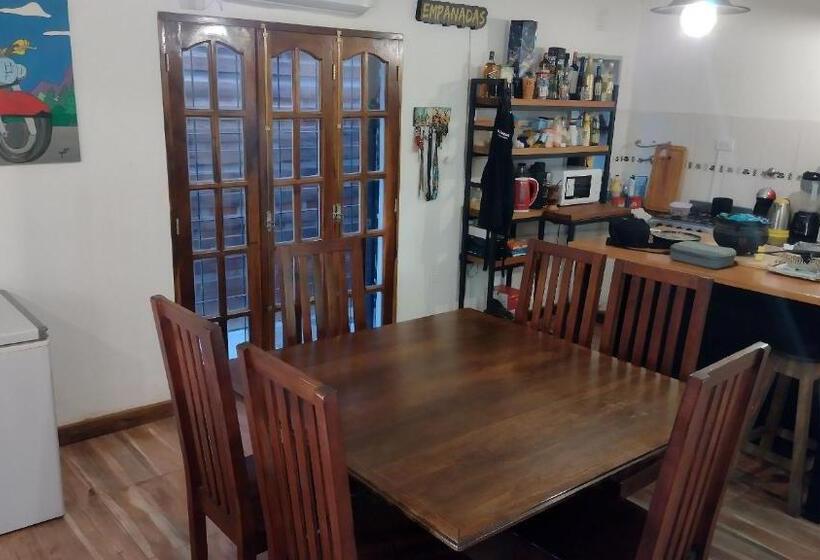 Hostel Acogedor Cerca De Posadas