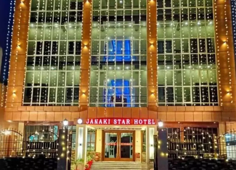 هتل Janaki Star