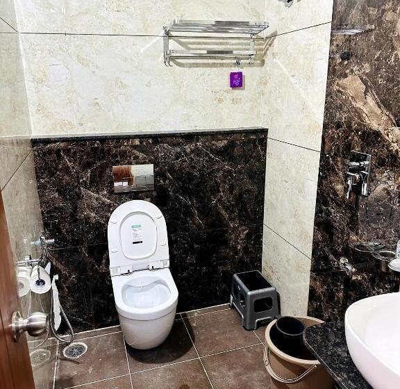 Hotel Navarathna Comforts