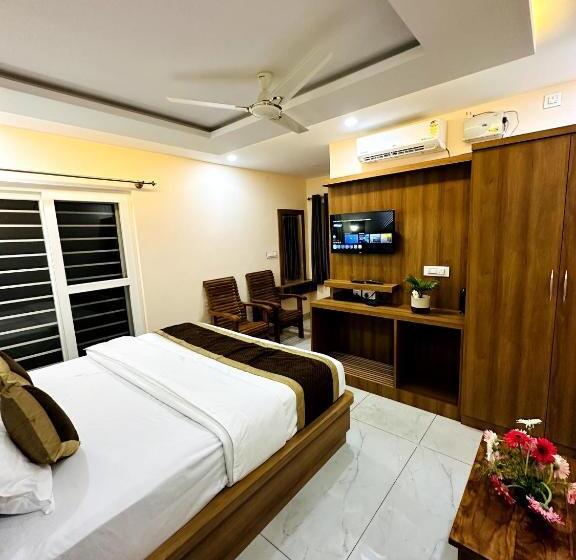 Hotel Navarathna Comforts
