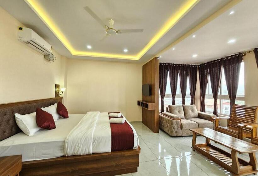 Hotel Navarathna Comforts