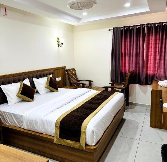 Hotel Navarathna Comforts