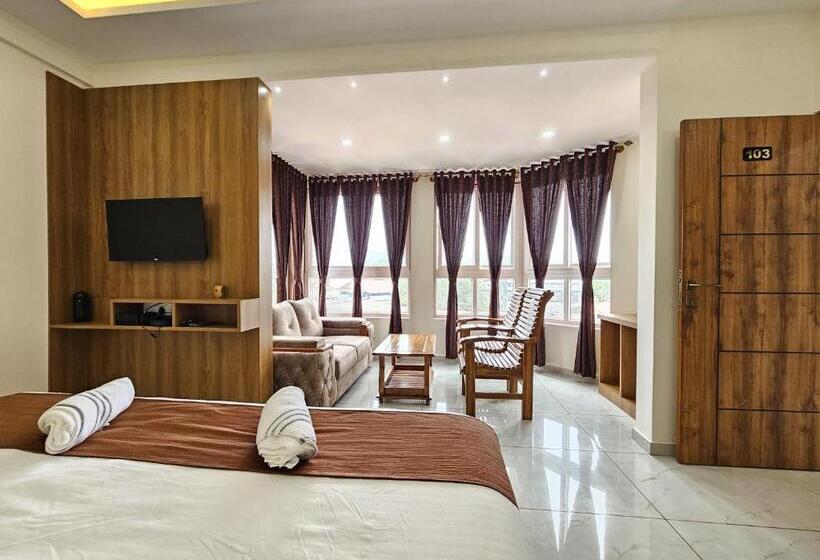 Hotel Navarathna Comforts