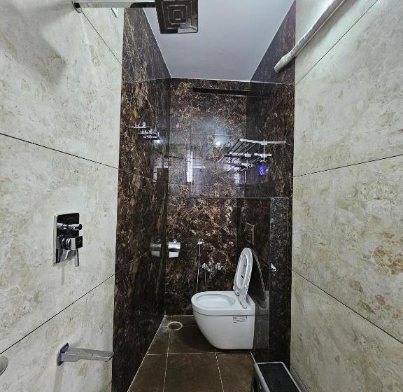 Hotel Navarathna Comforts