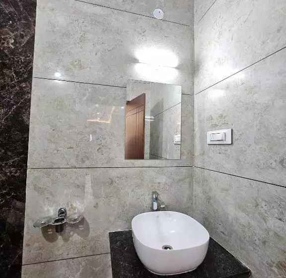 ホテル Navarathna Comforts