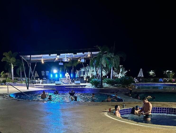 هتل Praias Do Lago Eco Resort   Apto Super Luxo