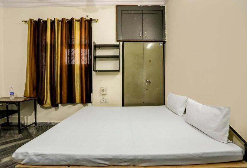 호텔 O Aanjaney Residency