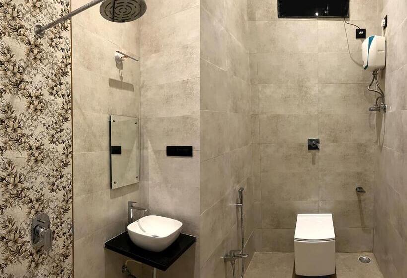 膳宿费 Kiana Stays