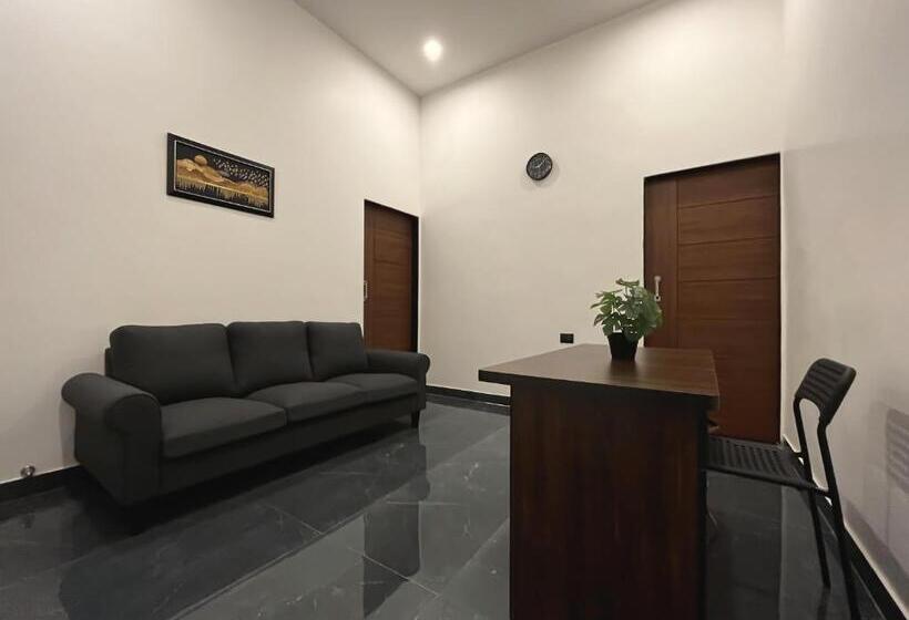 膳宿费 Kiana Stays