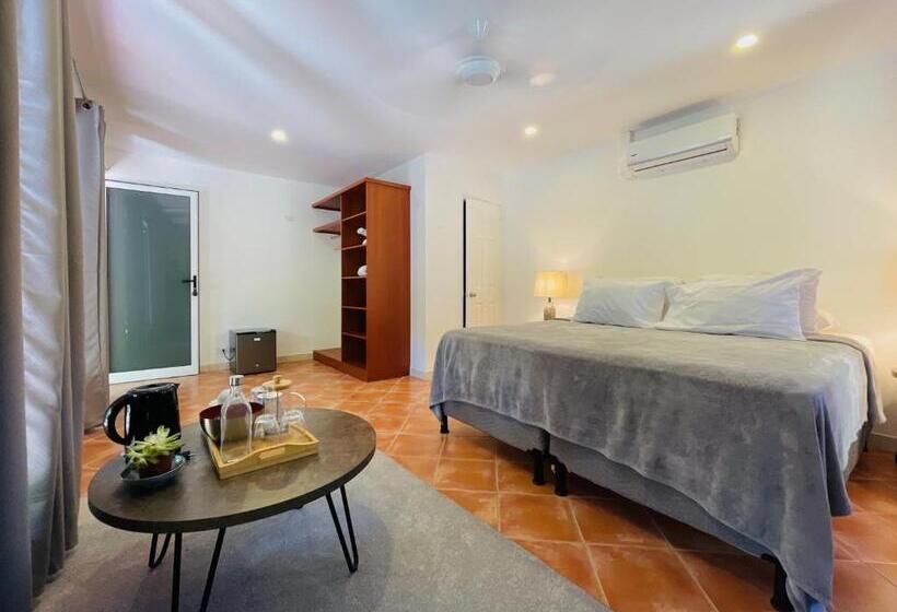 بنسيون Lodge Playa Negra