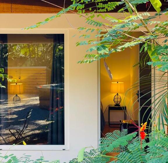 بنسيون Lodge Playa Negra