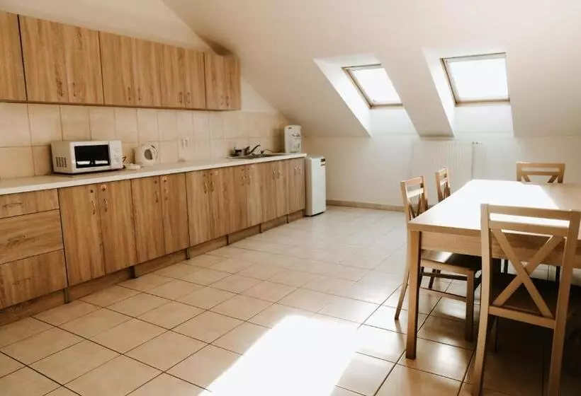 Majatalo Penzión Enbra