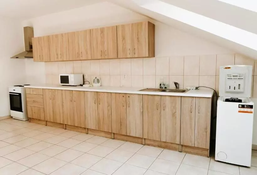 Majatalo Penzión Enbra