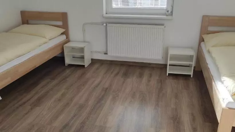 Majatalo Penzión Enbra