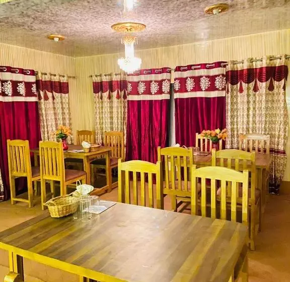 Majatalo The Gulmarg Palace