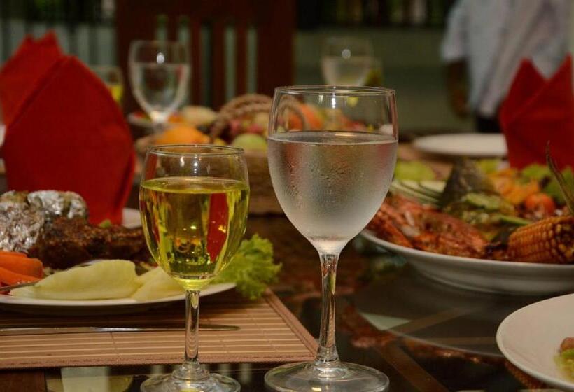 ペンション Highway Reach Layathraa