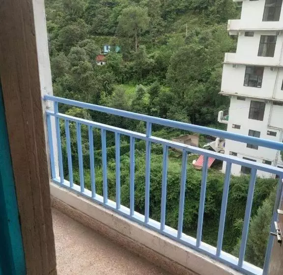 Abuzz Oxfordcaps Chanakya Hostel Solan