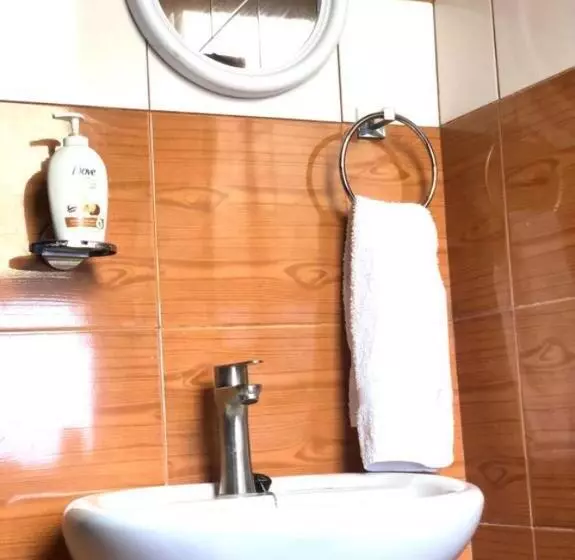تختخواب و صبحانه Sarf Travelers Motel
