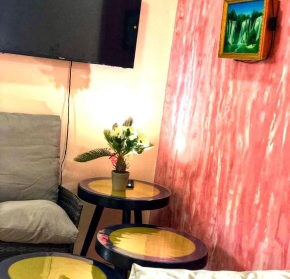 تختخواب و صبحانه Sarf Travelers Motel