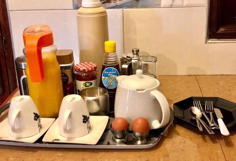 تختخواب و صبحانه Sarf Travelers Motel