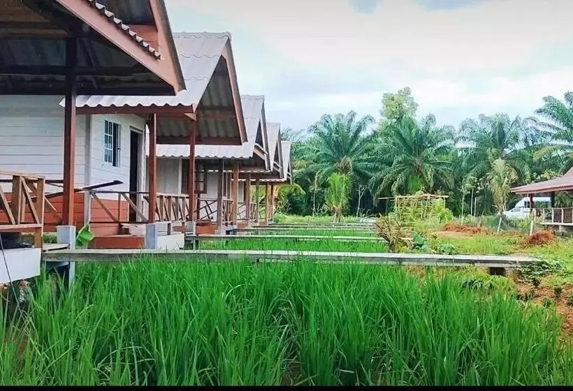 ホテル ปารมีฟาร์มสเตย์