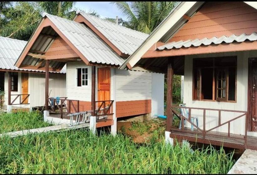 호텔 ปารมีฟาร์มสเตย์