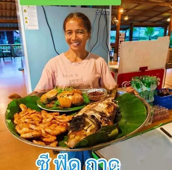 ホテル ปารมีฟาร์มสเตย์
