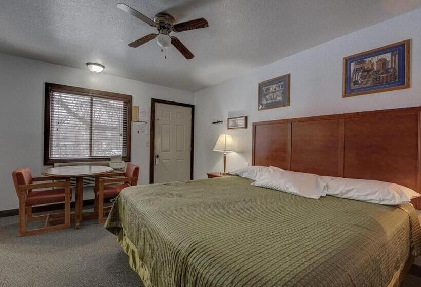 酒店 Okoboji Lodge