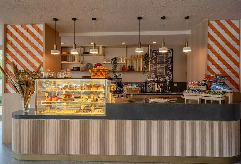 Oli Hotel And Suites