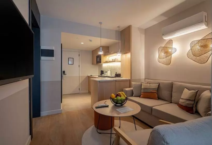 Oli Hotel And Suites