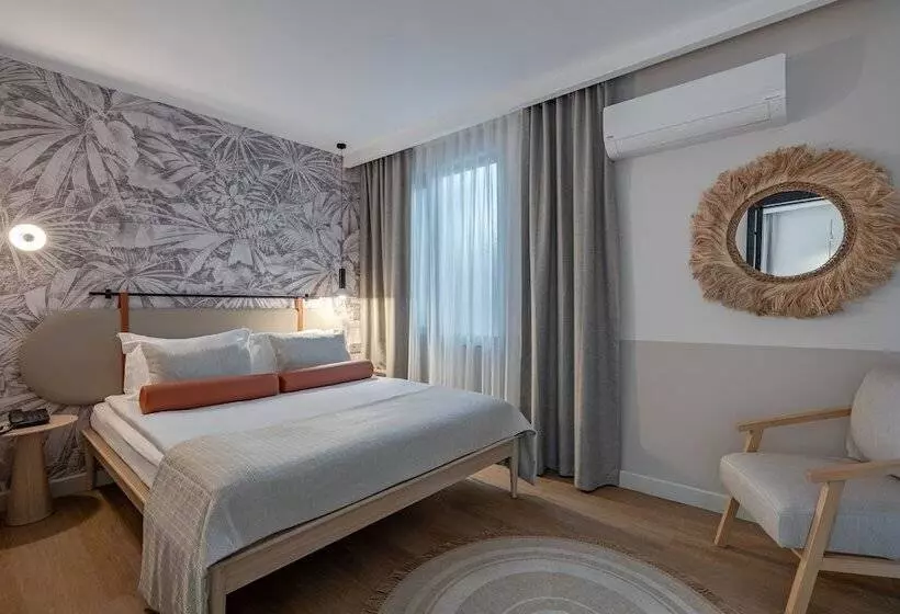 Oli Hotel And Suites