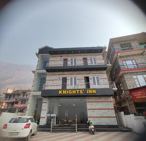 פנסיון Knights Inn