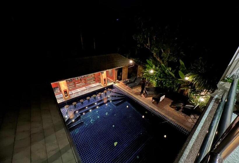 פנסיון Talay Naiharn Villa